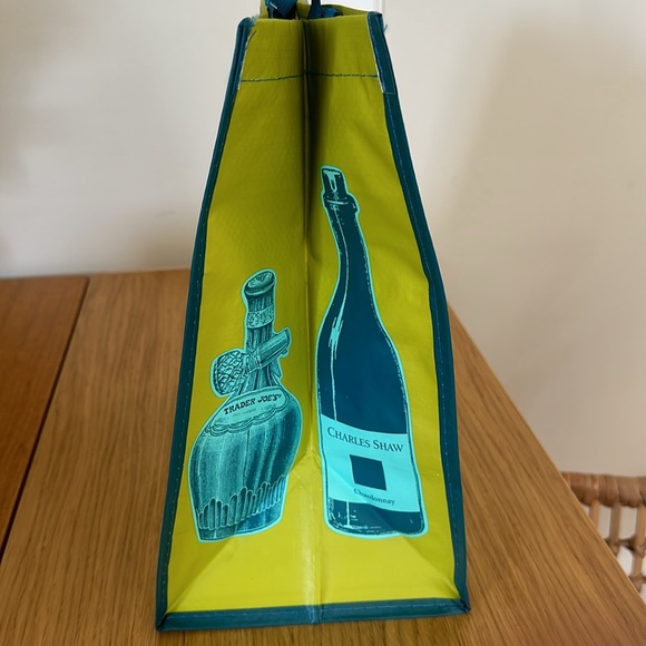 Trader Joes 6 Bottle Beverage Tote Wine Carrier - Picture 3 of 4